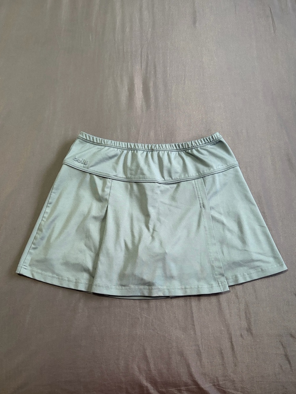 Bolle Sage workout skirt w/built in shorts. Size M.
